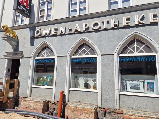 Die ehemalige Löwen-Apotheke.jpg