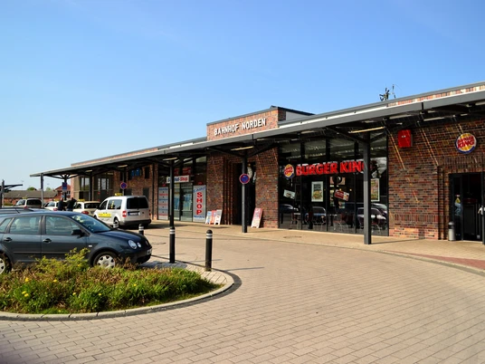 Bahnhof Norden außen