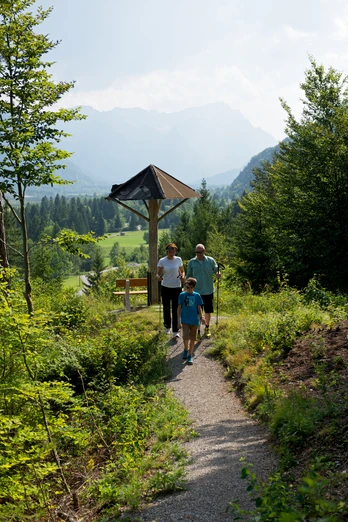 Natur-Erlebnis-Pfad Eschenlohe Abstecher Nikolauskapelle