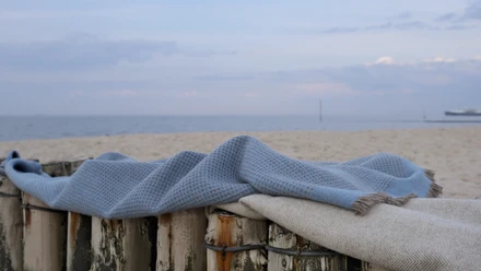 Coastlandwool-Wolldecken_am_Meer.jpg