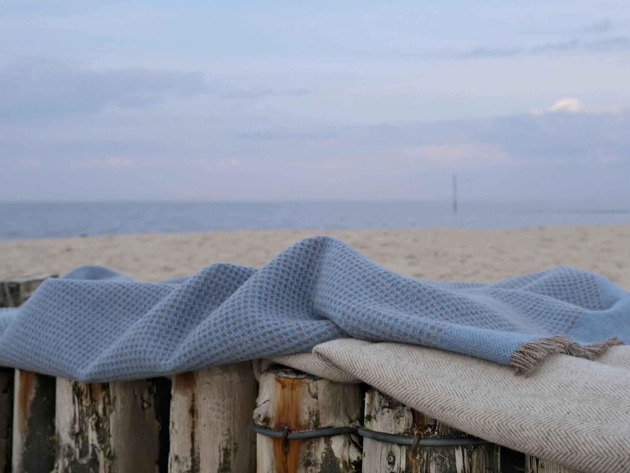 Coastlandwool-Wolldecken_am_Meer.jpg