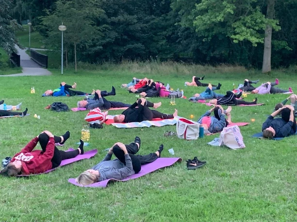 Mondschein Yoga