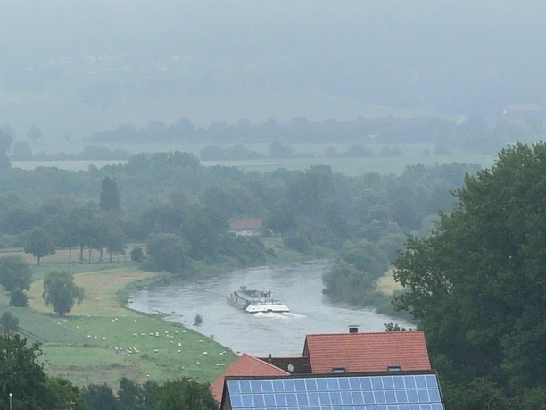 RI13 Hünenburg Route Schiff auf der Weser