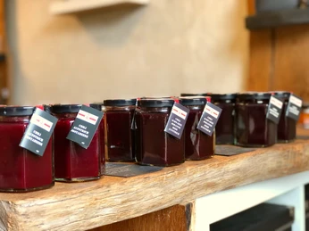 Chili-Fruchtaufstriche-Chilli-Manufaktur-Susanne-Menke-Lueneburger-Heide.jpeg Exklusive Chili Fruchtaufstriche mit angenehmer Schärfe im Abgang Chilli Manufaktur Susanne Menke Lüneburger Heide