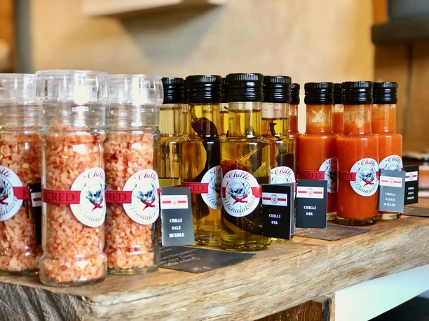 Chili Salze, Öle und Saucen im Hofladen Chilli Manufaktur Susanne Menke Lüneburger Heide