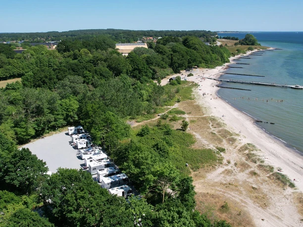 Autocamperplads-ved-Sønderborg-Lystbådehavn-luftfoto Autocamperplads-ved-Sønderborg-Lystbådehavn-luftfoto