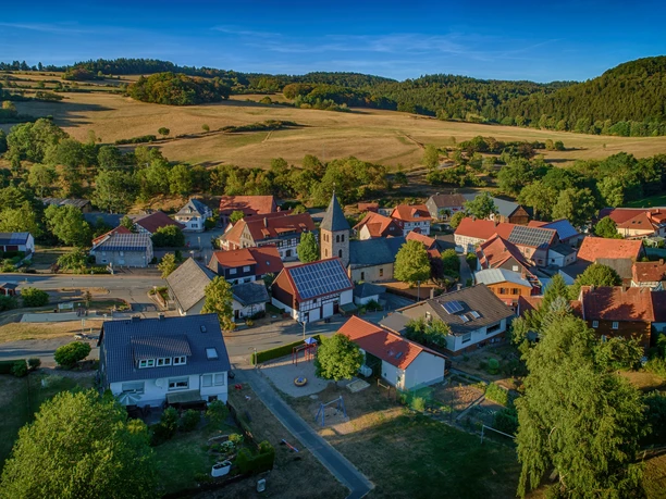 luftpanorama-neerdar-maik-julemann_c__tourist-information-willingen.jpg