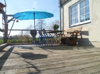 Terrasse mit Sitzmöglichkeiten