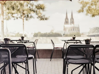 Ausblick Sticky Fingers Terasse Ausblick auf den Dom von der Sticky Fingers Terasse View of the cathedral from the Sticky Fingers terrace