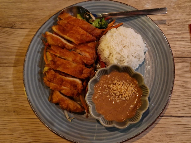 Knuspriges Hähnchen im Restaurant Cyclo in Hövelhof | Paderborner Land