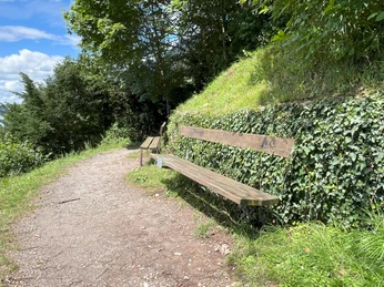 Plattenbänkli Vitznau.jpg