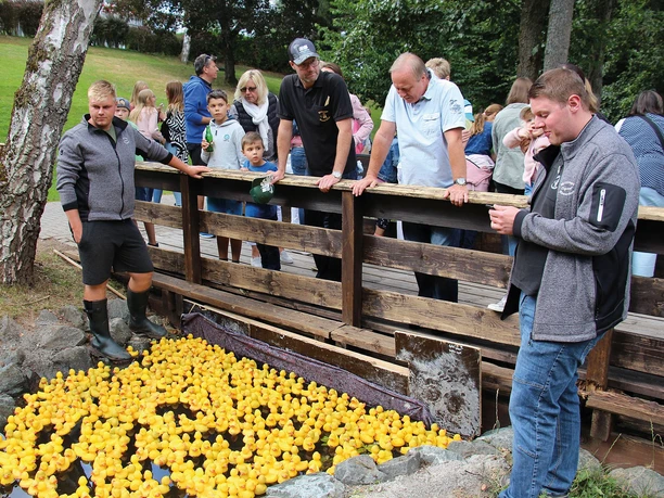 Entenrennen der Willinger Dunnerkuile c) Sven Schuetz.jpg