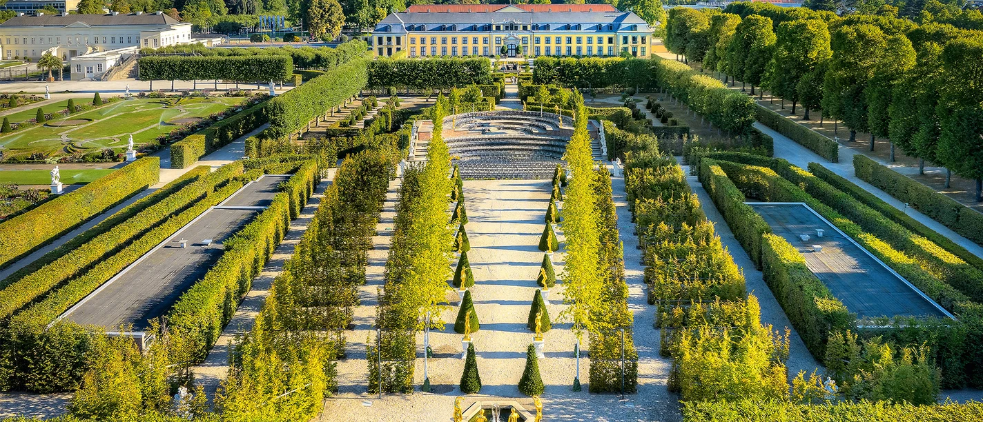 Gartentheater Lars Gerhardts Hero.jpg