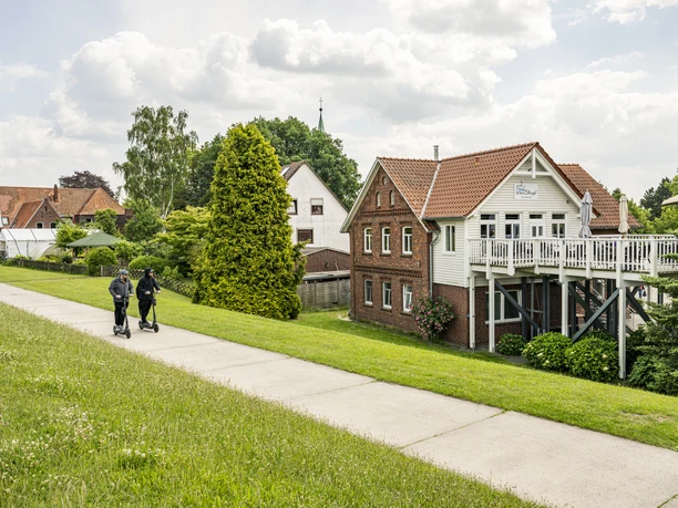 Elbcafé op de dijk in Drennhausen Elbcafé op de dijk in Drennhausen
