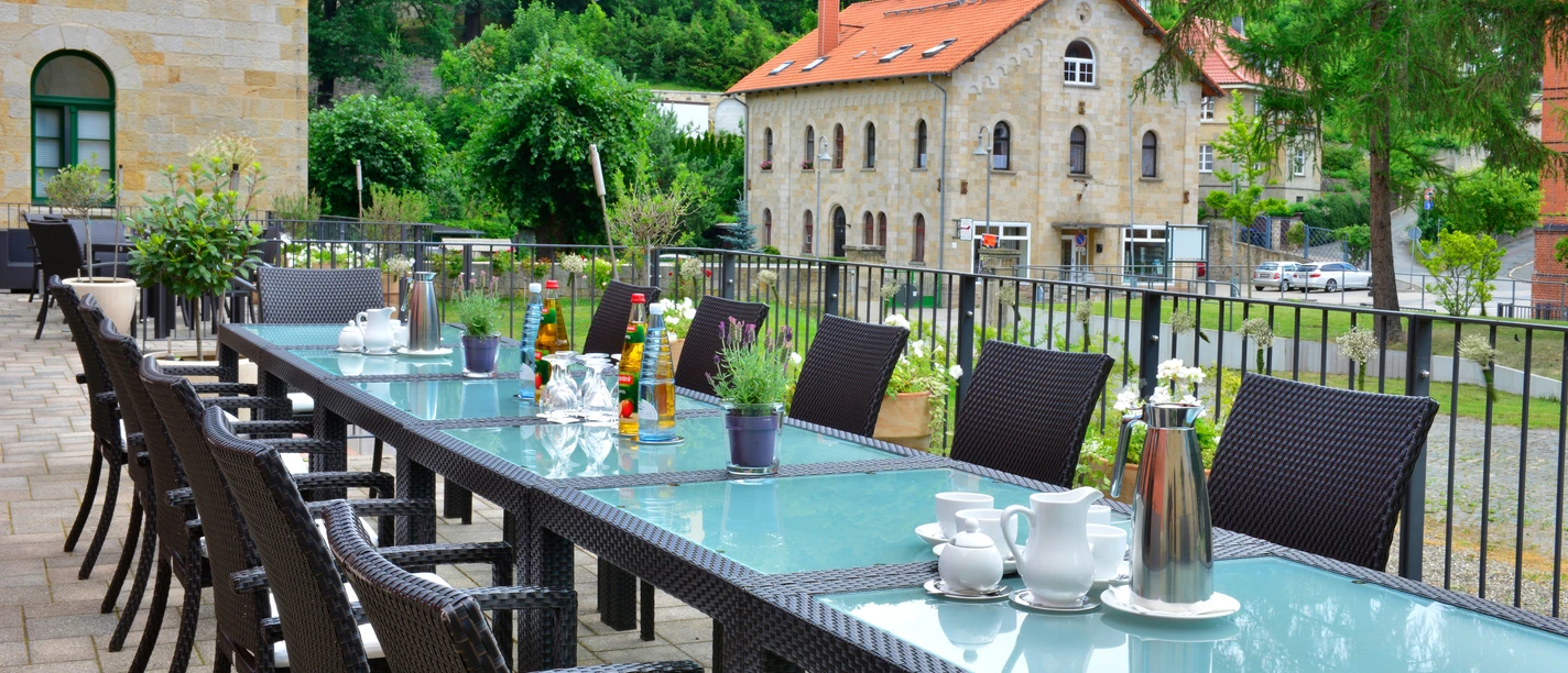 Schlosshotel Blankenburg - Terrasse mit Tafel Schlosshotel Blankenburg - Terrasse mit Tafel