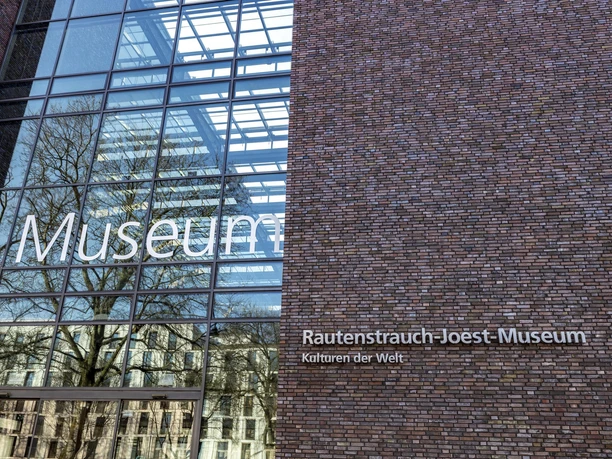 Rautenstrauch-Joest-Museum Exterior facade of the Rautenstrauch-Joest Museum in Cologne. The word "Museum" is written in large letters on the front.