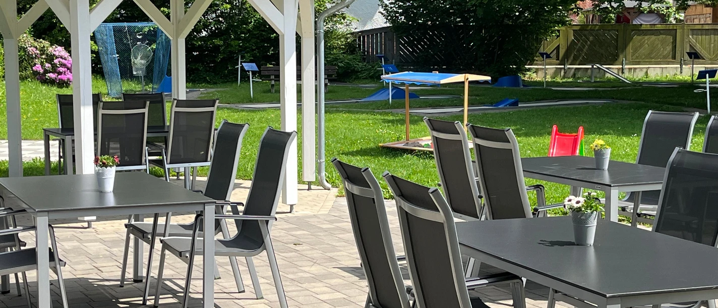 MInigolf Elspe Terrasse©Minigolf Elspe