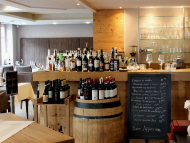 Barbereich des Restaurants Saporito in Zeven Barbereich des Restaurants Saporito in Zeven