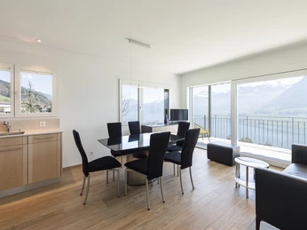 Niedermättli - Wohn- und Esszimmer.jpg