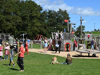 Kinderspielplatz am Deich 2.jpg
