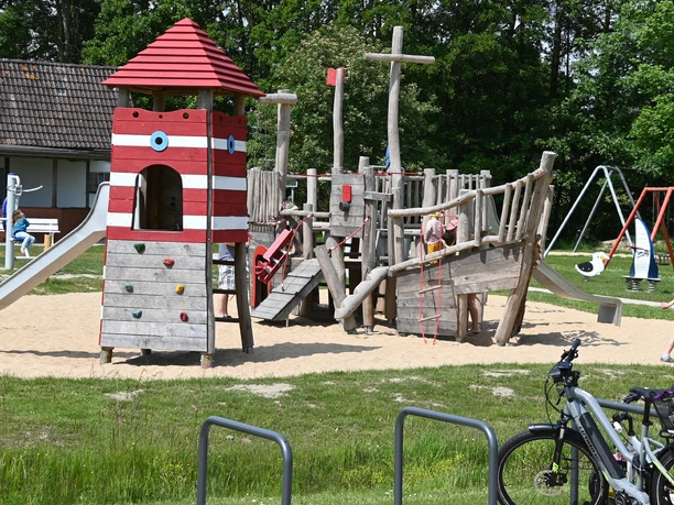 Kinderspielplatz am Deich 3.JPG
