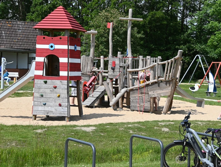 Kinderspielplatz am Deich 3.JPG