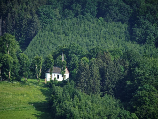 Kapelle Oedingerberg_Luftbild©Tourist-Information Lennestadt & Kirchhundem, Klaus-Peter Kappest.jpg