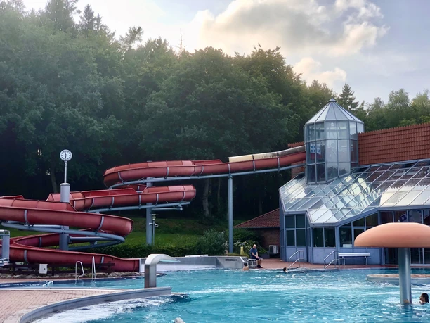 Schwimmbad Rutsche