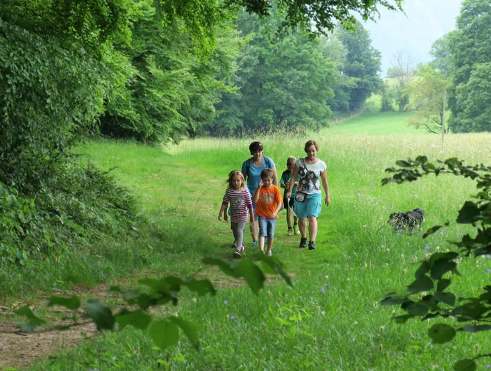 raetsel-trail-aeschi-familie-unterwegs.jpg