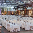Stilvolles Bankett – Elegantes Event in beeindruckender Location" Stilvolles Bankett in Eventlocation im Industrial LookStylish banquet in an event location with an industrial look