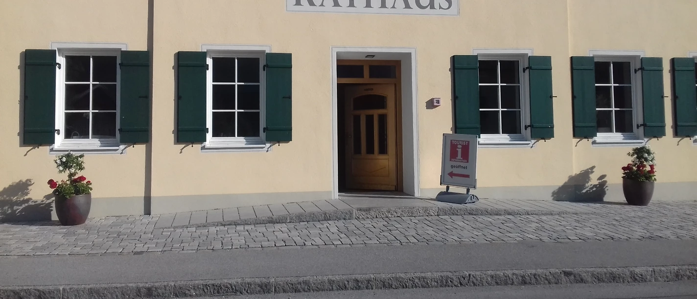 Tourist-Info und Rathaus Eschenlohe