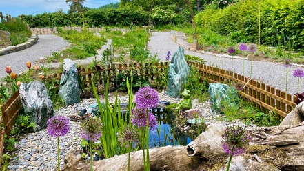 erlebnis-garten-hilterfingen-teich-umgebung.jpg