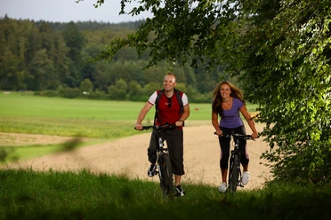 Radfahrer_Jugend_Landschaft_01.JPG