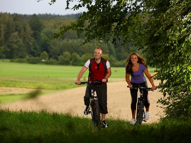 Radfahrer_Jugend_Landschaft_01.JPG