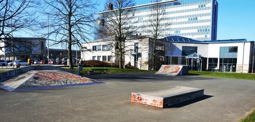 Skaterplatz Salzgitter-Lebenstedt vor dem Rathaus