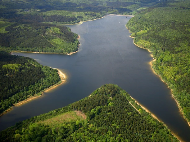 Bad-Wuennenberg_Luftbild-TalsperreDetlef -Kupfernagel_bearbeitet (002).jpg