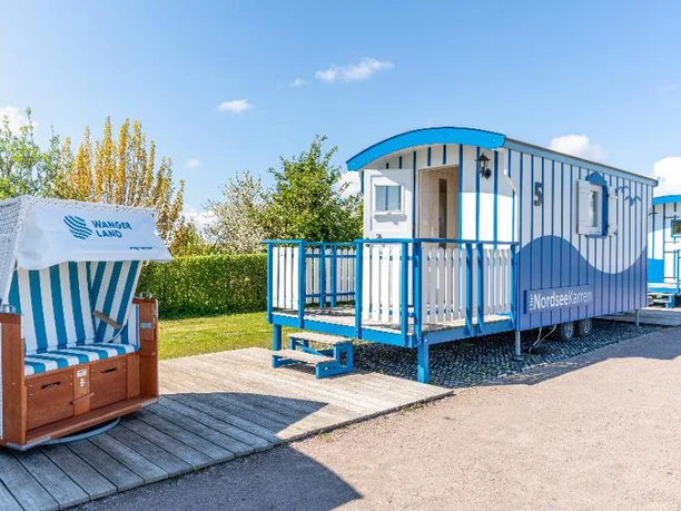 Nordseekarren mit Strandkorb Nordseekarren mit Strandkorb