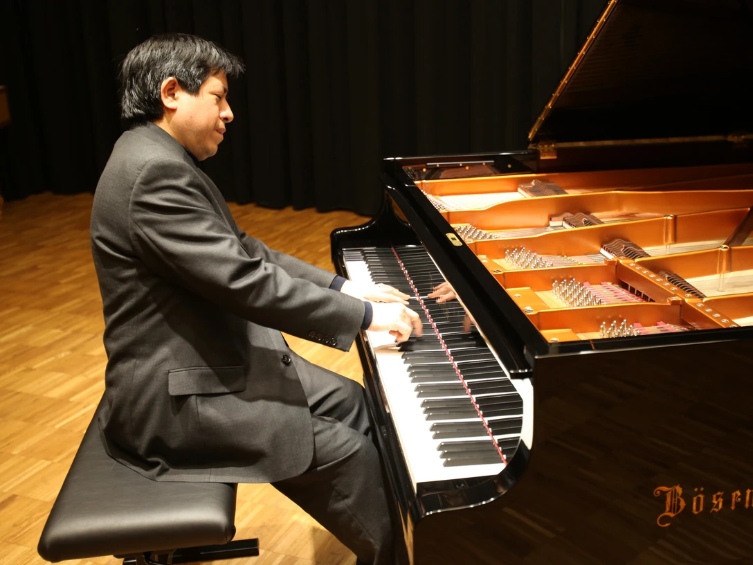 Klavierkonzert Vladimir Valdivia bei Piano Mora in Passau Klavierkonzert Vladimir Valdivia bei Piano Mora in Passau