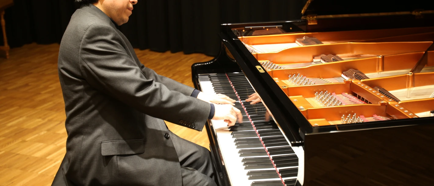 Klavierkonzert Vladimir Valdivia bei Piano Mora in Passau