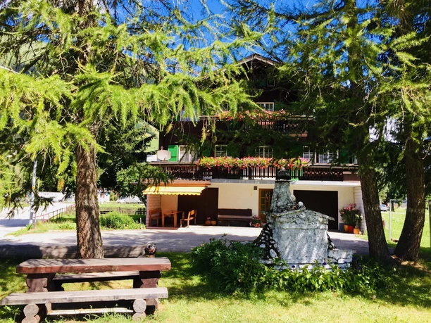 Chalet im Sommer