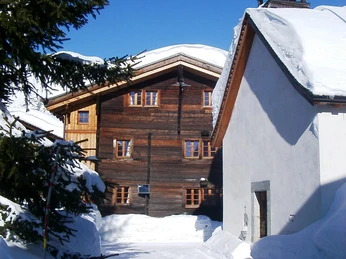 Haus mit Christophorus Kapelle von Südwesten