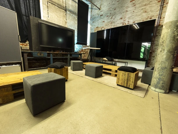 Foyer der Eventlocation Kunstkraftwerk | Leipzig Convention Bureau Foyer der Eventlocation Kunstkraftwerk Leipzig – präsentiert vom Leipzig Convention Bureau