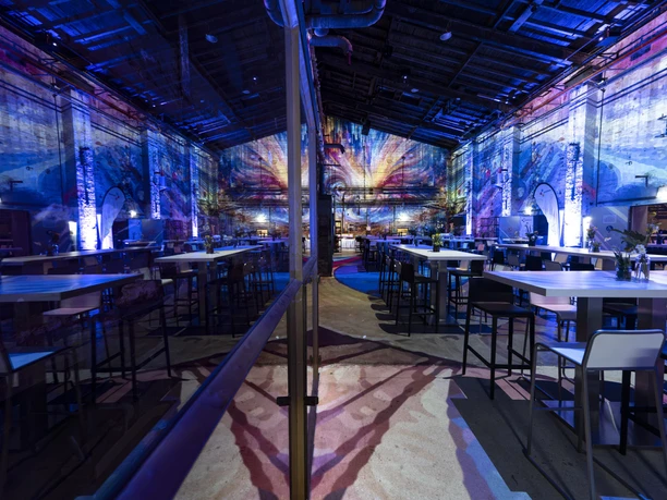 Kesselhalle meeting room at the event venue Kunstkraftwerk | Leipzig Convention Bureau Kesselhalle meetingt room with banquet style seating at the event venue Kunstkraftwerk – presented by Leipzig Convention Bureau