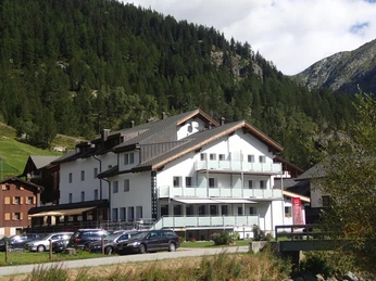 Ansicht von der Rhone-Seite