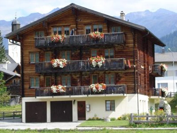Haus im Sommer