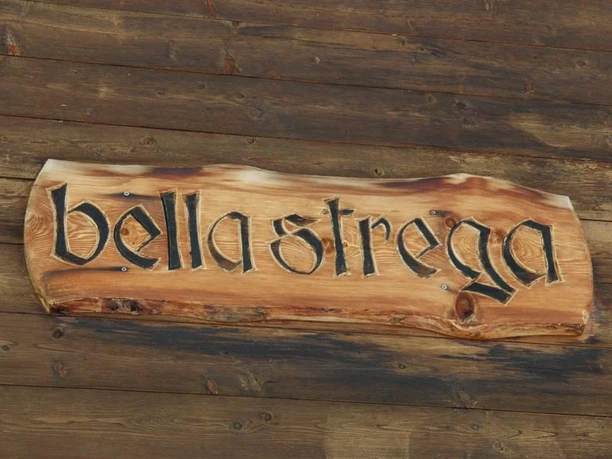Bella Strega