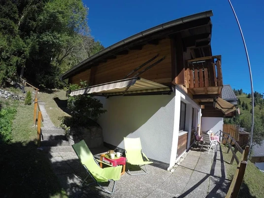 Chalet 75 - Aussenansicht Seite