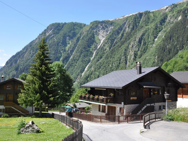 Aussenansicht_Nord_Sommer