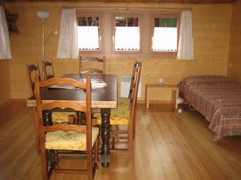 ALTS SCHÜELHÜS_VS STUBE