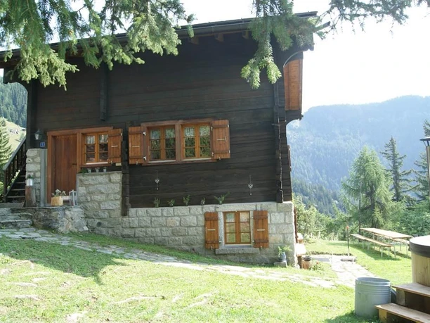 Ferien und Lagerhaus Ze patra